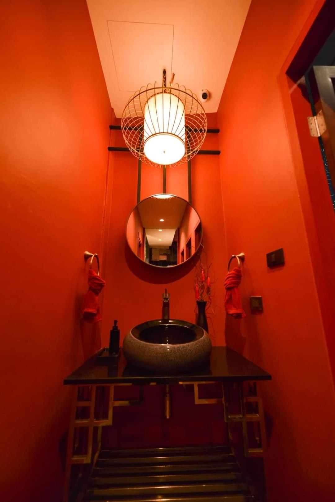 Caiyong Hometel & Cafe'S Studio Bangkok Eksteriør billede